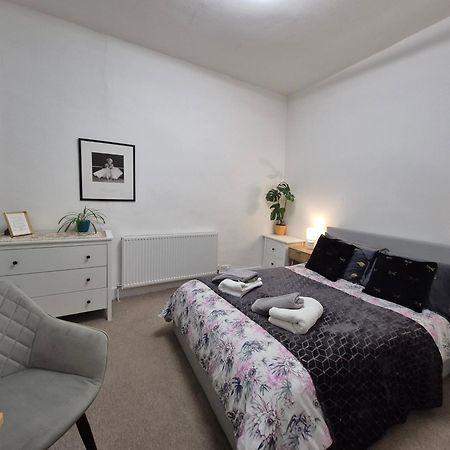 Stylish And Bright Flat In London N8 Turnpike Lane - Piccadilly Line Apartment Luaran gambar