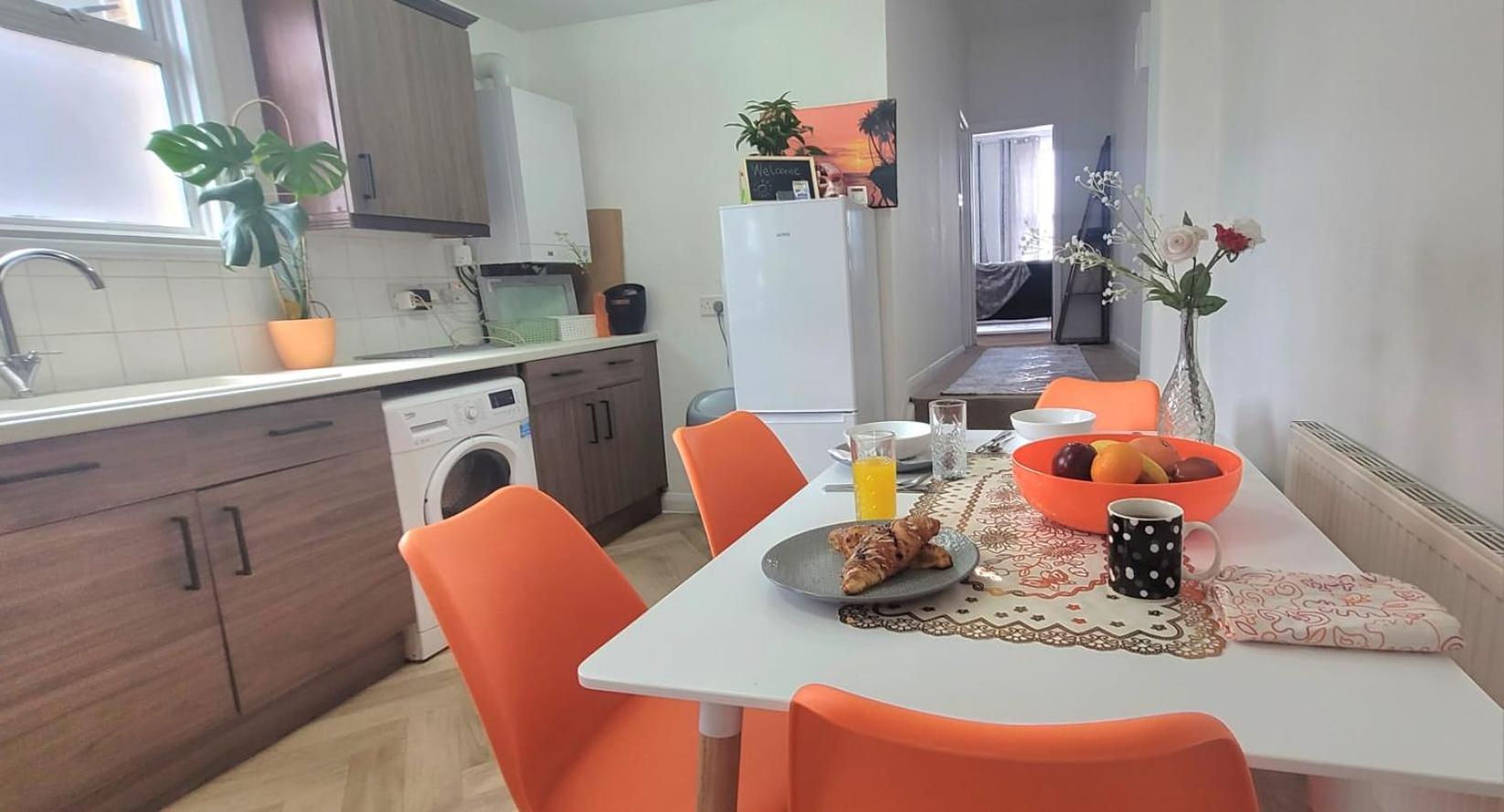 Stylish And Bright Flat In London N8 Turnpike Lane - Piccadilly Line Apartment Luaran gambar