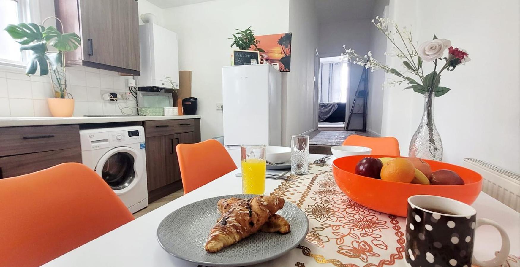 Stylish And Bright Flat In London N8 Turnpike Lane - Piccadilly Line Apartment Luaran gambar